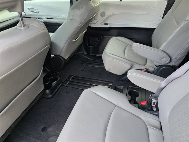 2025 Toyota Sienna XLE 8 Passenger