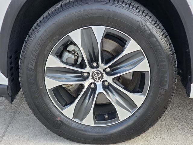 2025 Toyota Highlander XLE