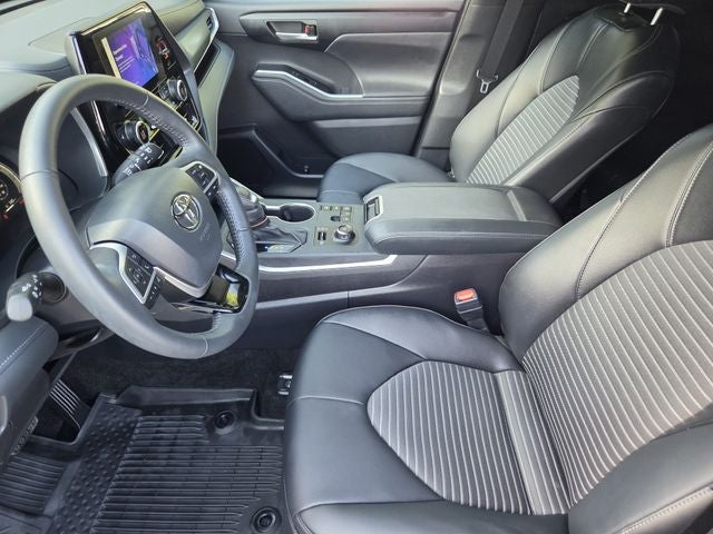 2025 Toyota Highlander XSE
