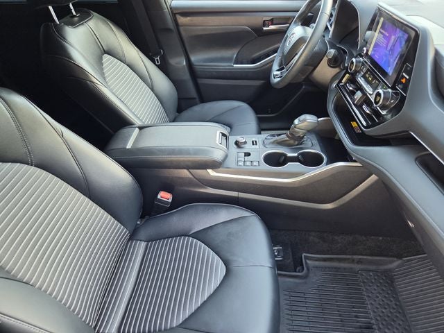 2025 Toyota Highlander XSE