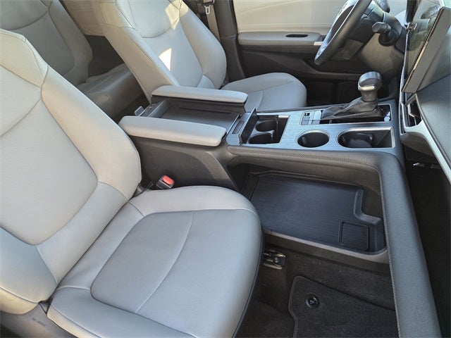2025 Toyota Sienna XLE 8 Passenger