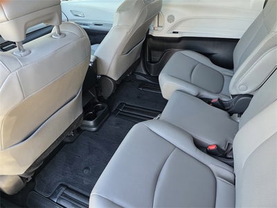 2025 Toyota Sienna XLE 8 Passenger