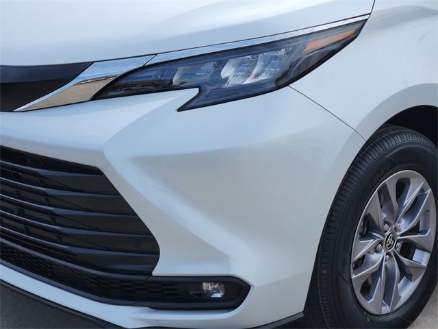 2025 Toyota Sienna XLE 7 Passenger