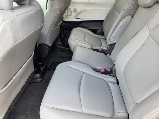 2026 Toyota Sienna XLE 8 Passenger