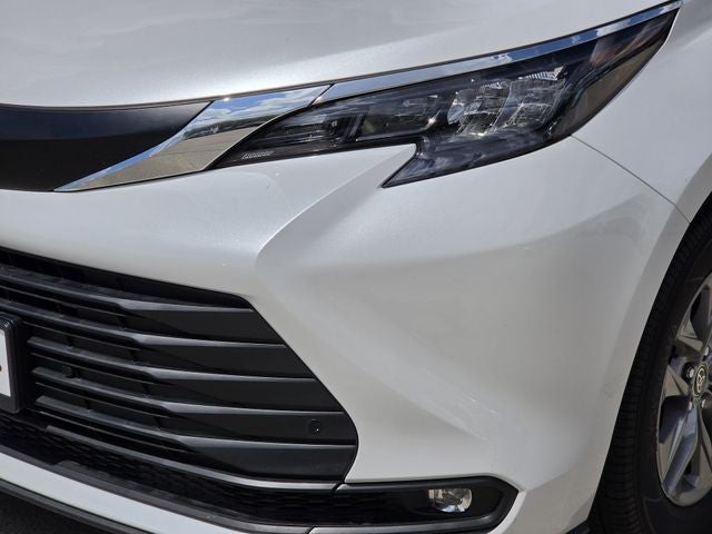 2026 Toyota Sienna XLE 8 Passenger