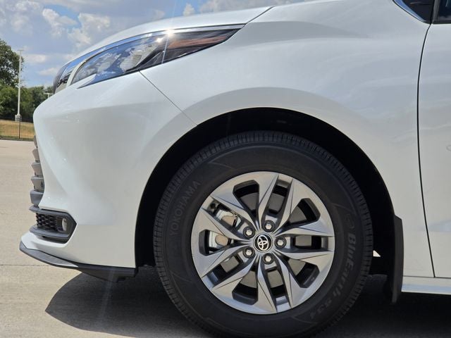 2026 Toyota Sienna XLE 8 Passenger