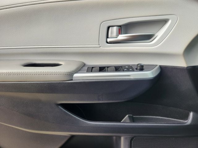 2025 Toyota Sienna XLE 8 Passenger