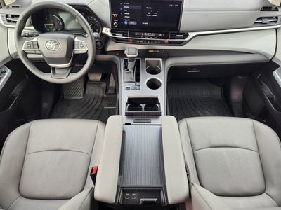 2025 Toyota Sienna XLE 8 Passenger