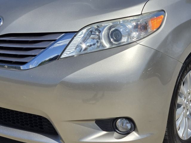 2017 Toyota Sienna XLE 8 Passenger