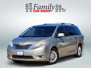 2017 Toyota Sienna XLE 8 Passenger