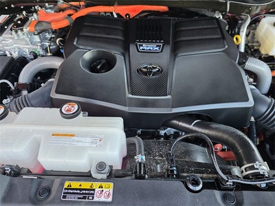 2025 Toyota Tundra Hybrid Platinum