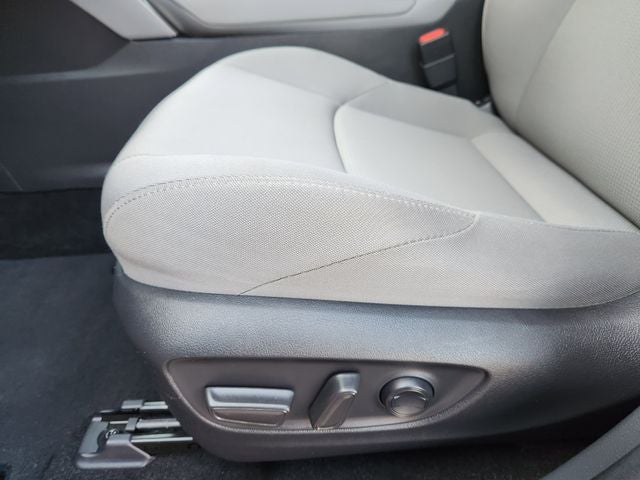 2023 Toyota Venza LE