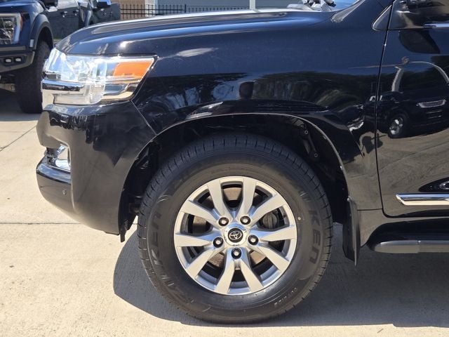 2018 Toyota Land Cruiser Base