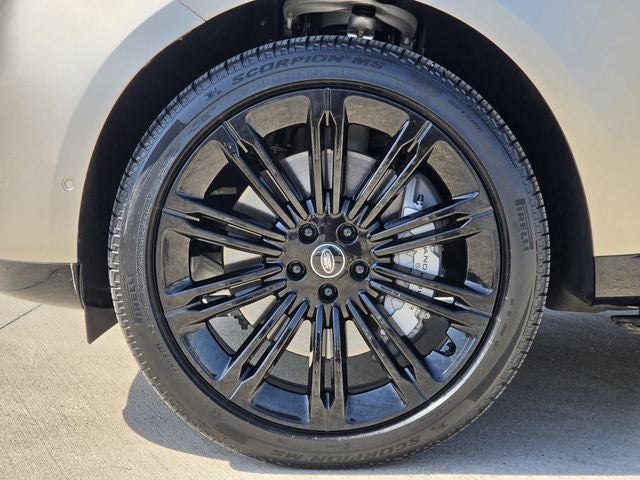 2025 Land Rover Range Rover SE