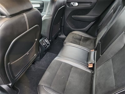 2020 Volvo XC40 R-Design