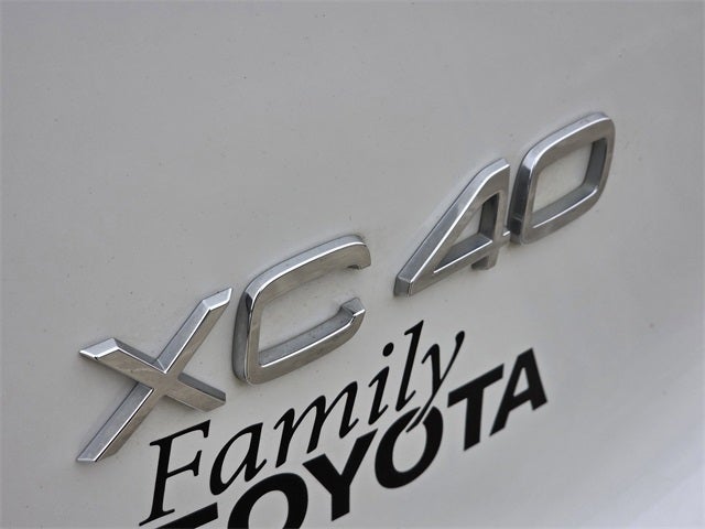 2020 Volvo XC40 R-Design