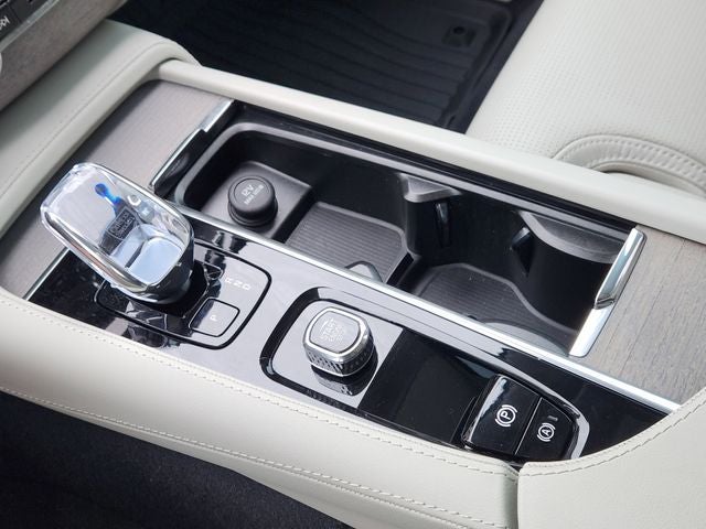 2025 Volvo XC90 Plug-In Hybrid T8 Ultra 7 Passenger