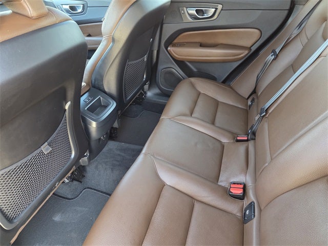 2024 Volvo XC60 B5 Plus Dark Theme