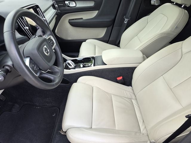 2023 Volvo XC40 Ultimate