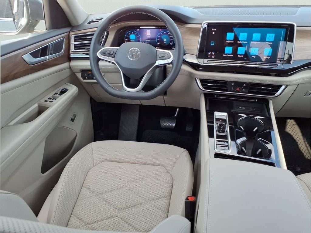 2024 Volkswagen Atlas 2.0T SE w/Technology