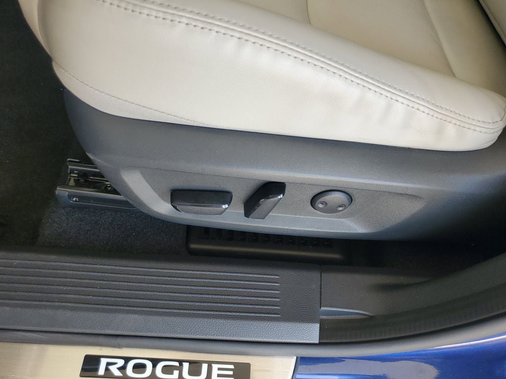 2022 Nissan Rogue SL