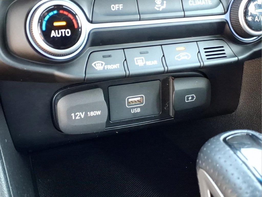 2022 Hyundai Veloster 12
