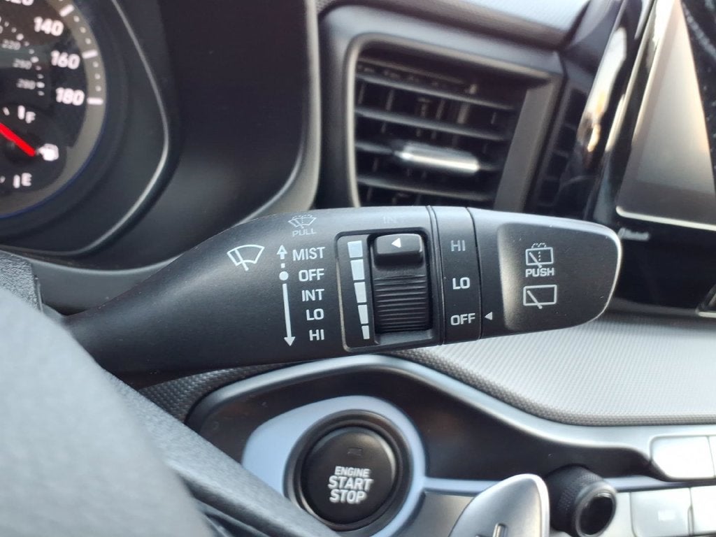 2022 Hyundai Veloster 34