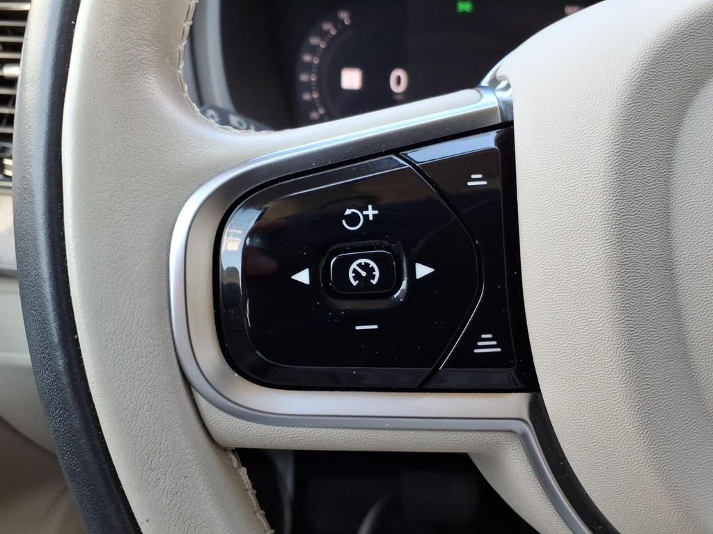 2025 Volvo XC90 B6 Ultra