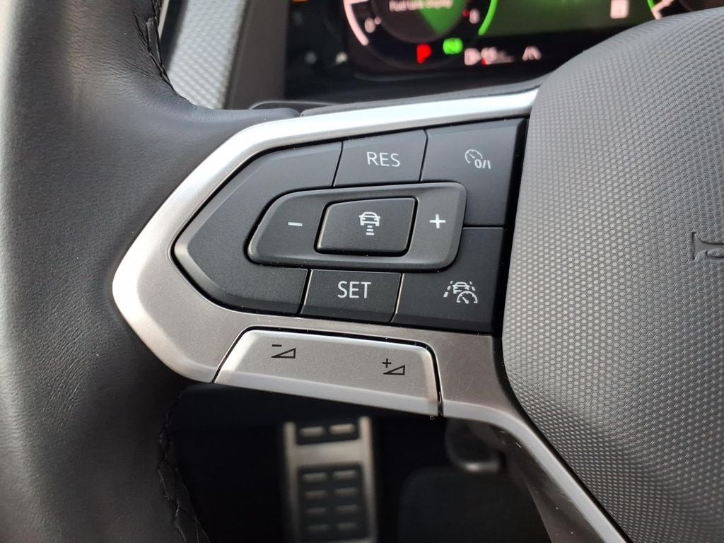 2024 Volkswagen Atlas Cross Sport 2.0T SEL R-Line