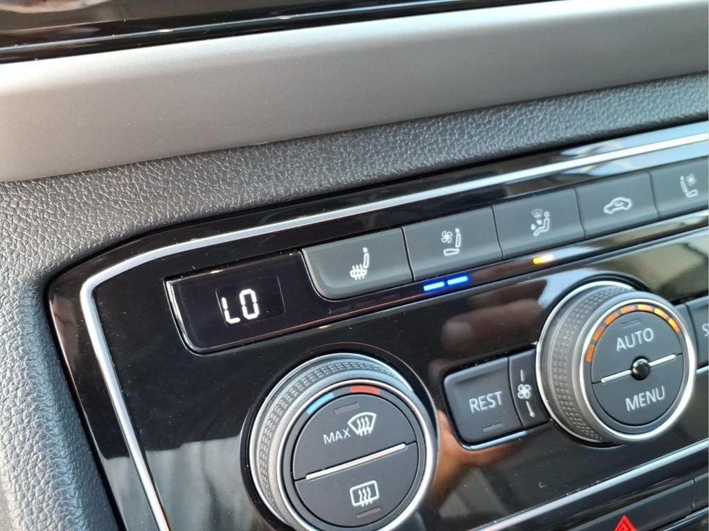 2023 Volkswagen Atlas 3.6L V6 SEL Premium R-Line