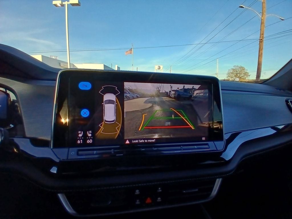 2025 Volkswagen Atlas Cross Sport 2.0T SE w/Technology