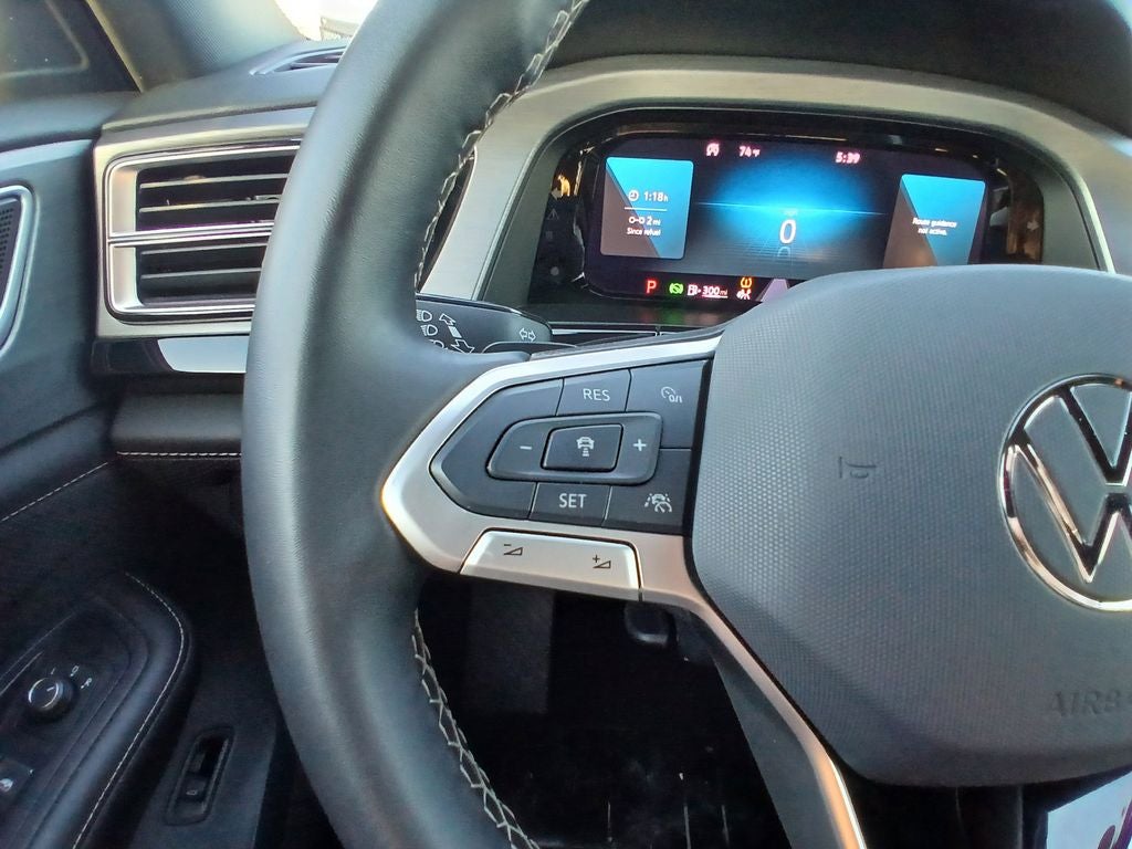 2025 Volkswagen Atlas Cross Sport 2.0T SE w/Technology