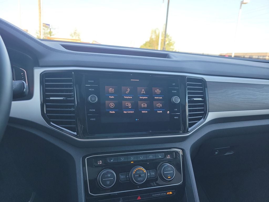 2023 Volkswagen Atlas 2.0T SE w/Technology