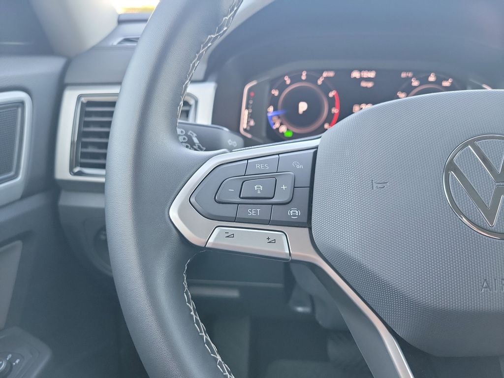 2023 Volkswagen Atlas 2.0T SE w/Technology