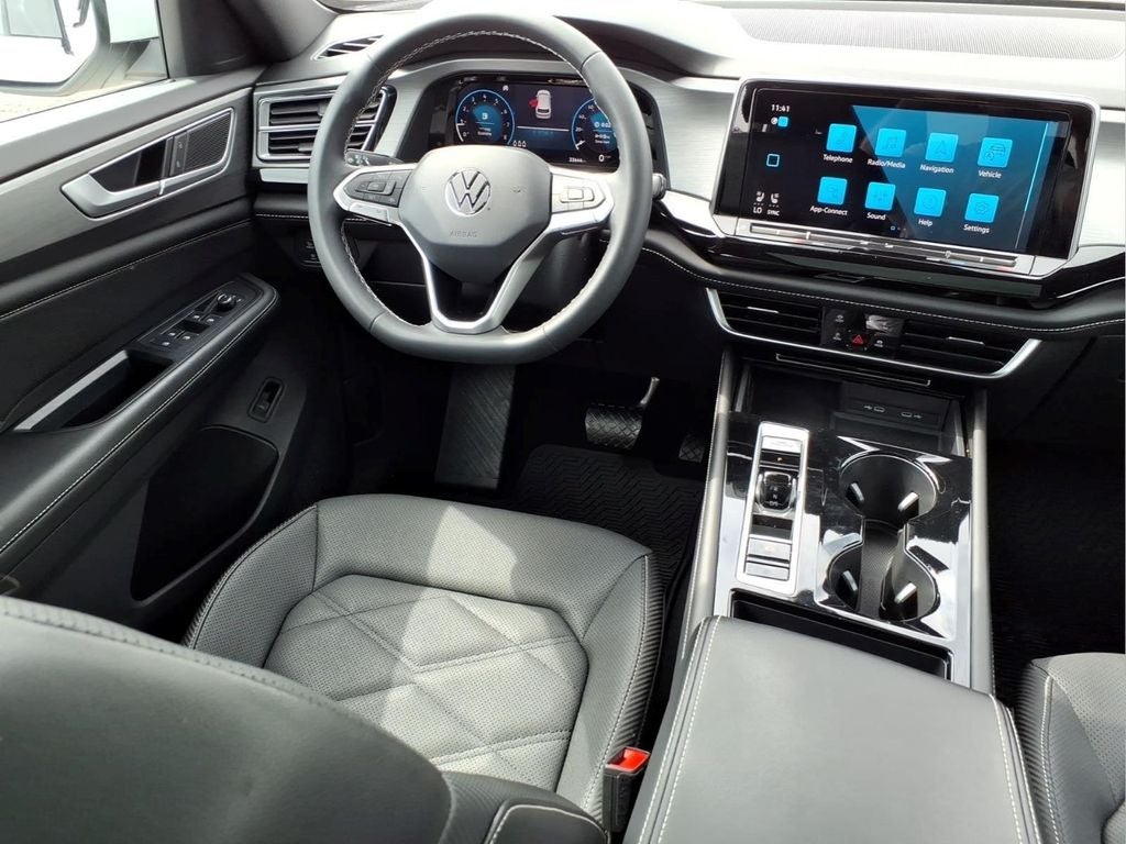 2024 Volkswagen Atlas Cross Sport 2.0T SE w/Technology