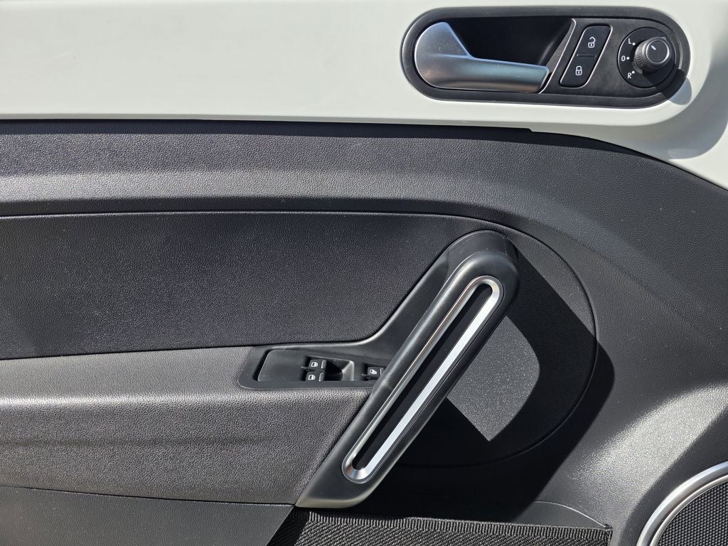 2019 Volkswagen Beetle Convertible 2.0T S