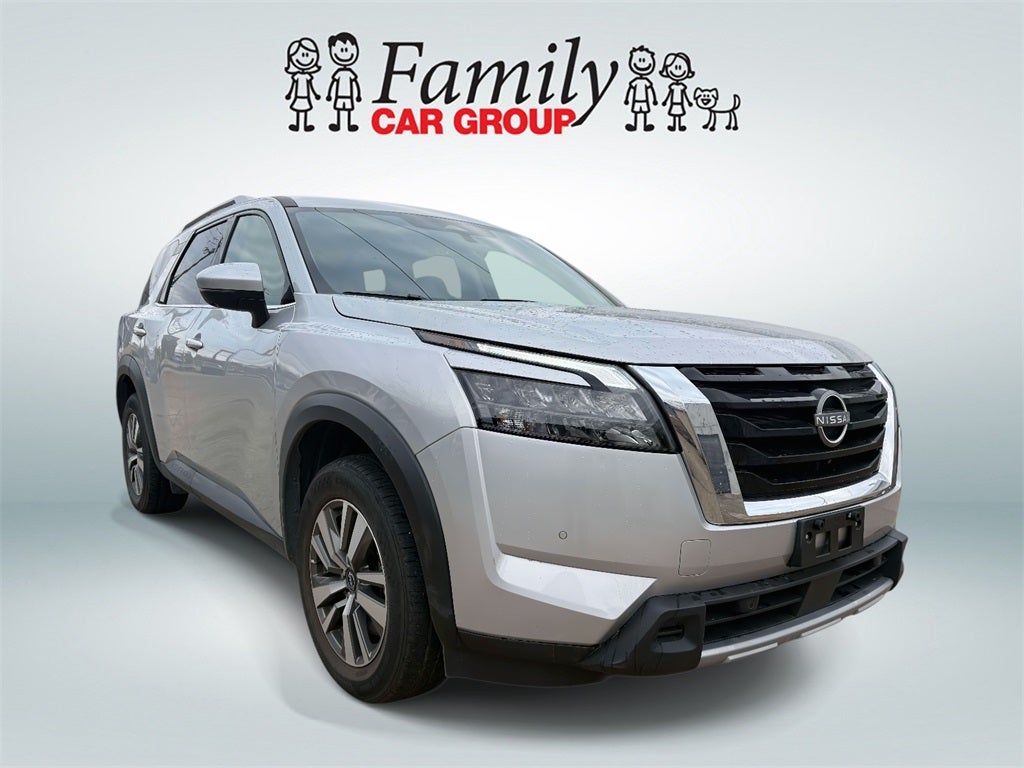 2025 Nissan Pathfinder SL