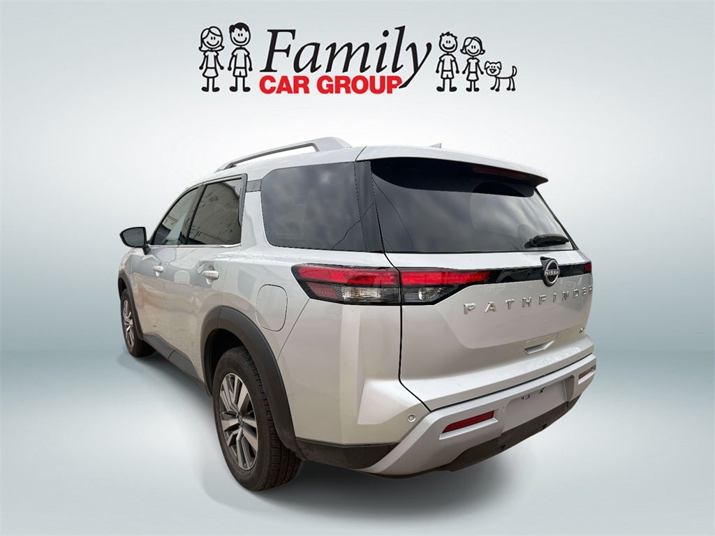 2025 Nissan Pathfinder SL