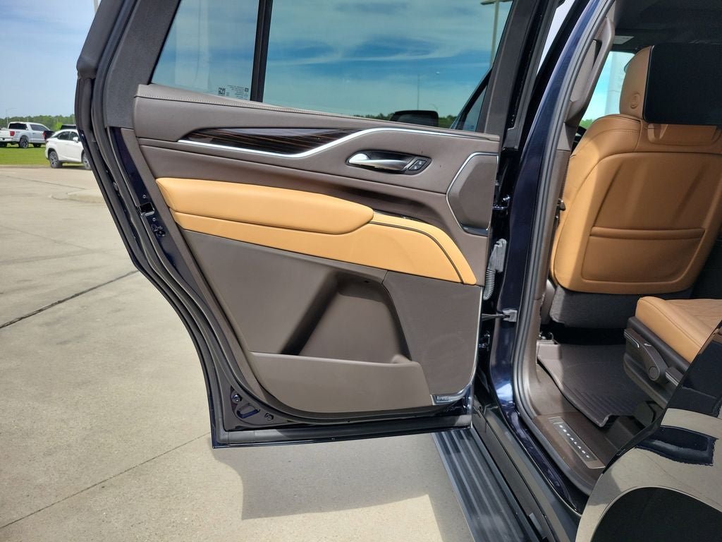 2024 Cadillac Escalade Sport