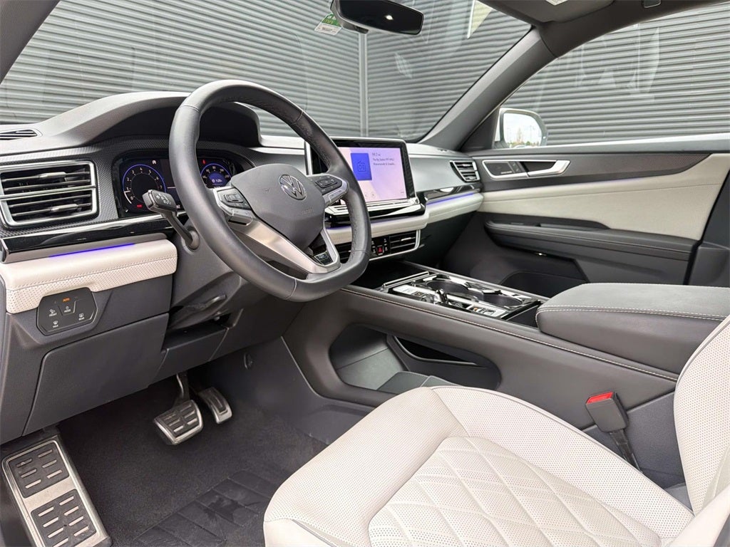 2025 Volkswagen Atlas Cross Sport 2.0T SEL Premium R-Line