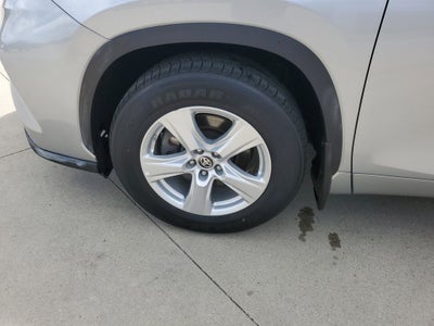 2024 Toyota Highlander LE