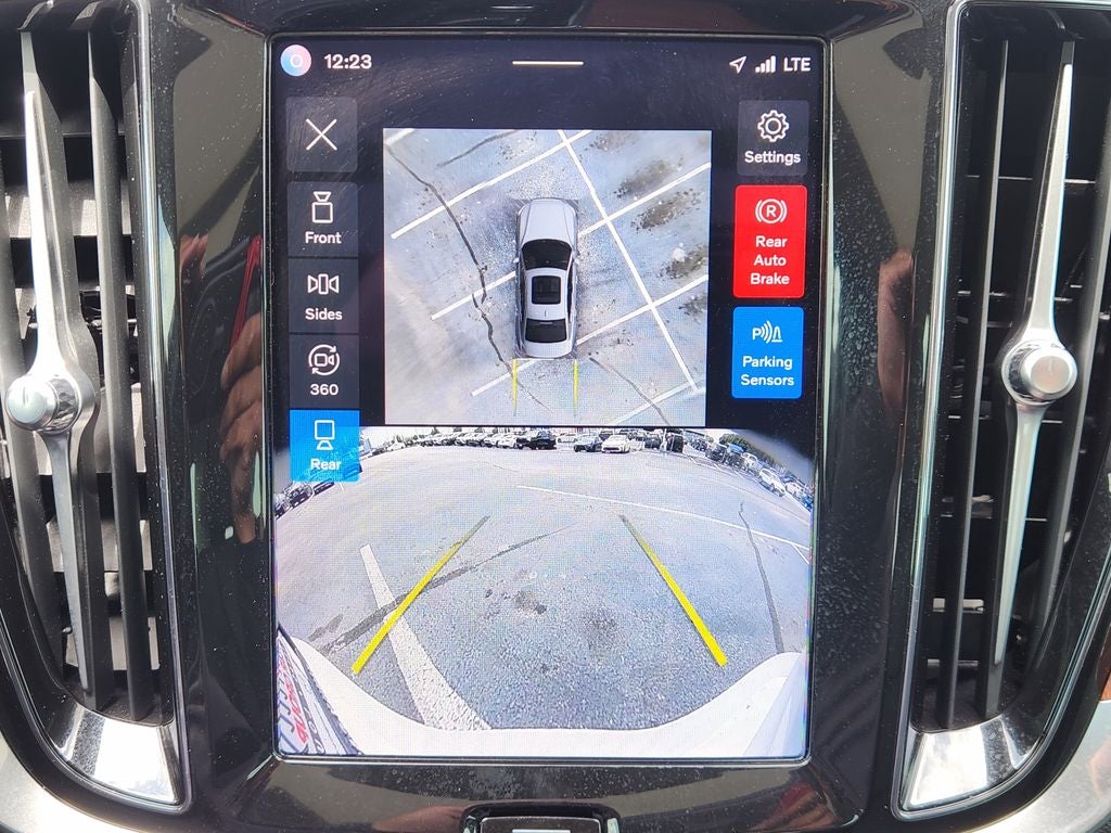 2024 Volvo S60 B5 Plus Dark Theme