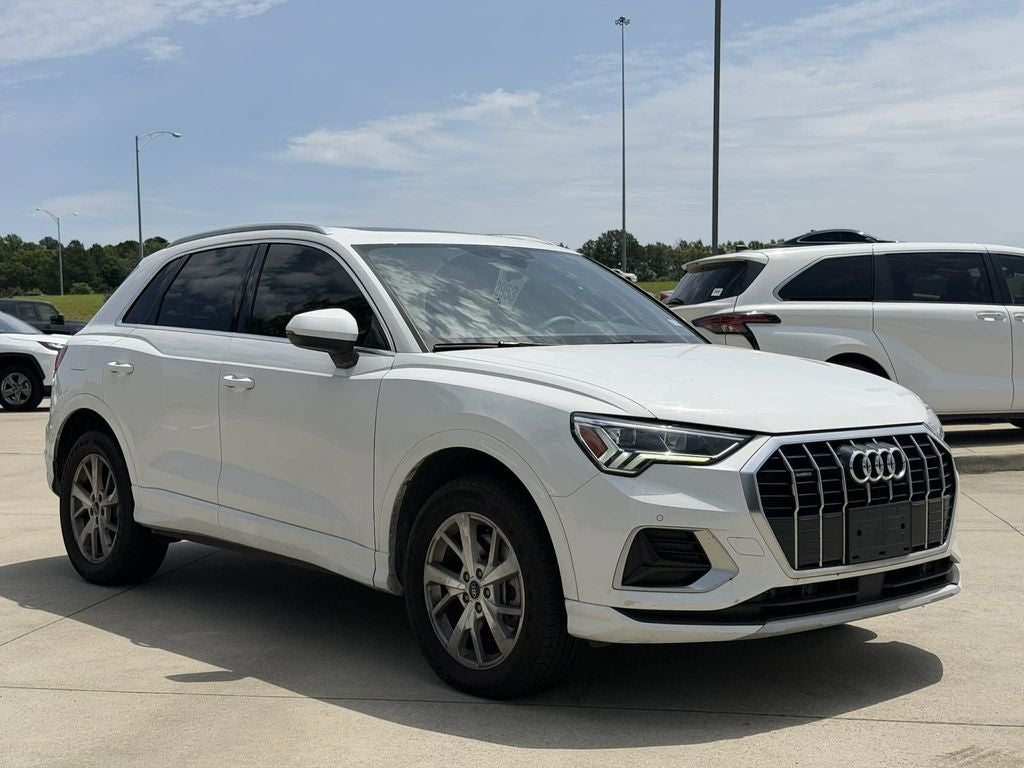 2023 Audi Q3 Premium quattro