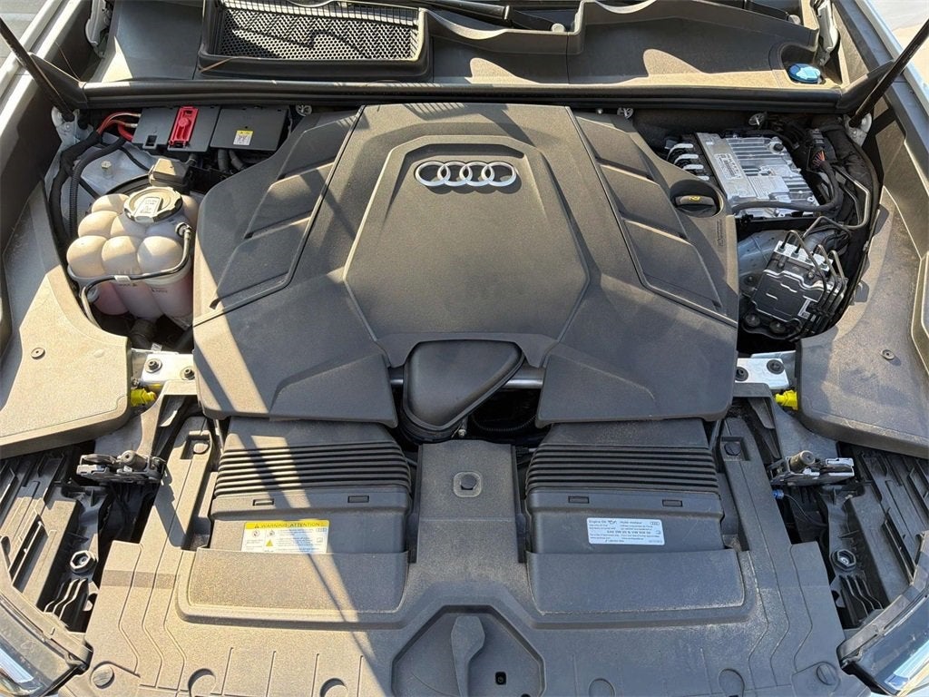 2025 Audi Q8 55 Prestige quattro