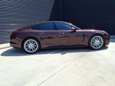 2019 Porsche Panamera 4