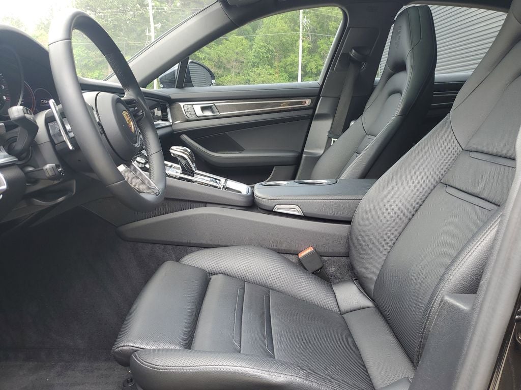2023 Porsche Panamera 4 Platinum Edition
