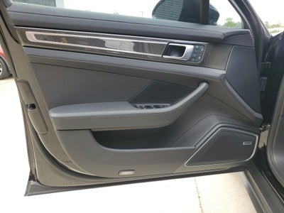 2023 Porsche Panamera 4 Platinum Edition