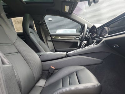 2023 Porsche Panamera 4 Platinum Edition