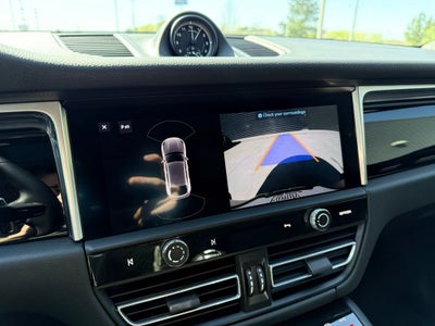 2023 Porsche Macan Base