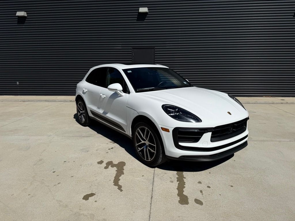 2023 Porsche Macan Base